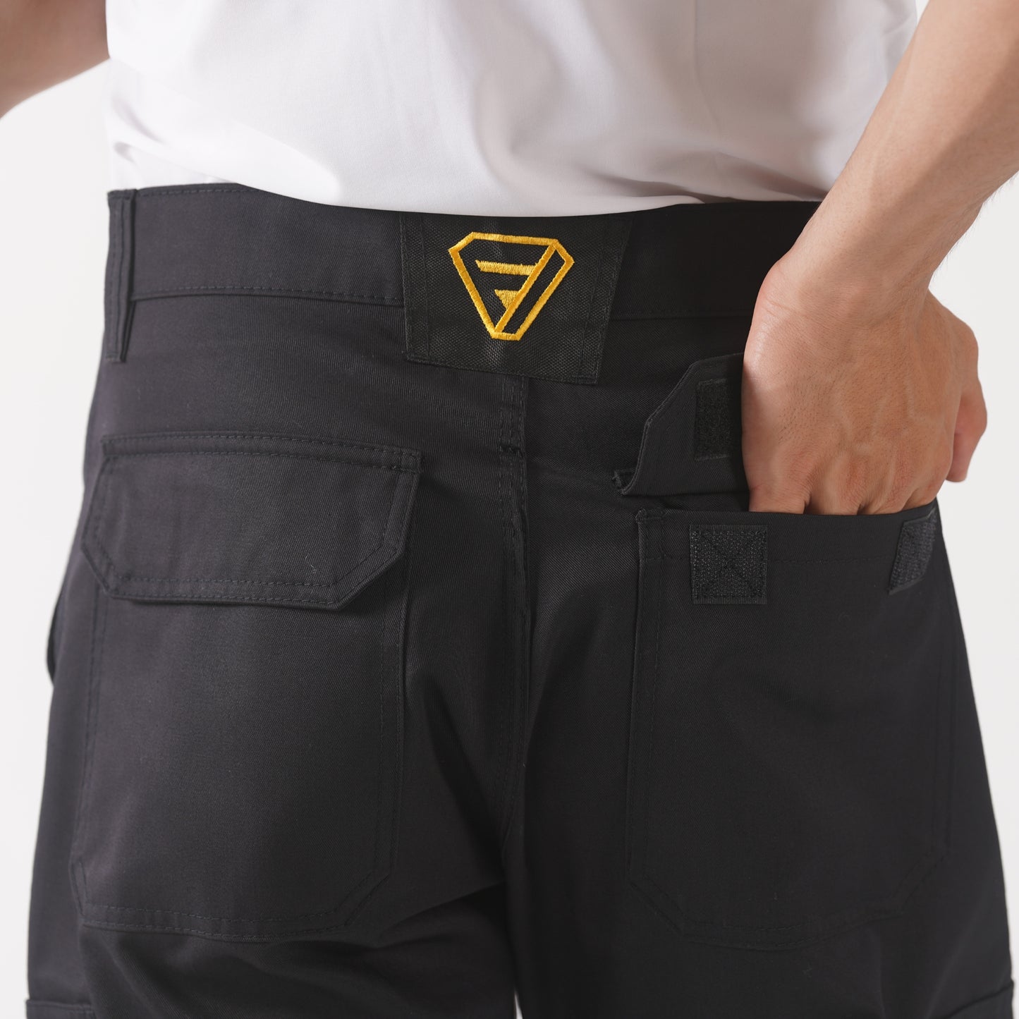 FORJA Cargo Trousers with six pockets in Black | FI-550